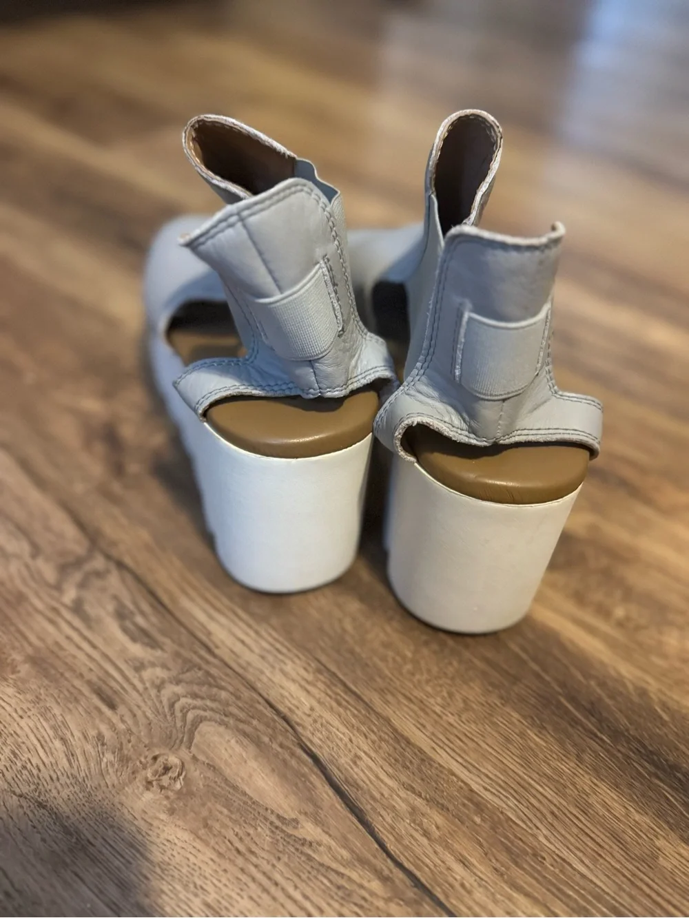Piampiani contemporary white